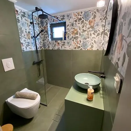 Panos Luxury Apartament